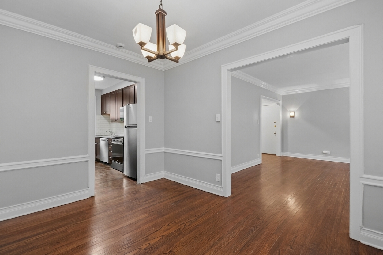 598 Sheridan Square Unit: 2W