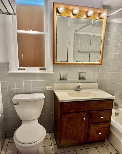 2906 Central Street Unit: B