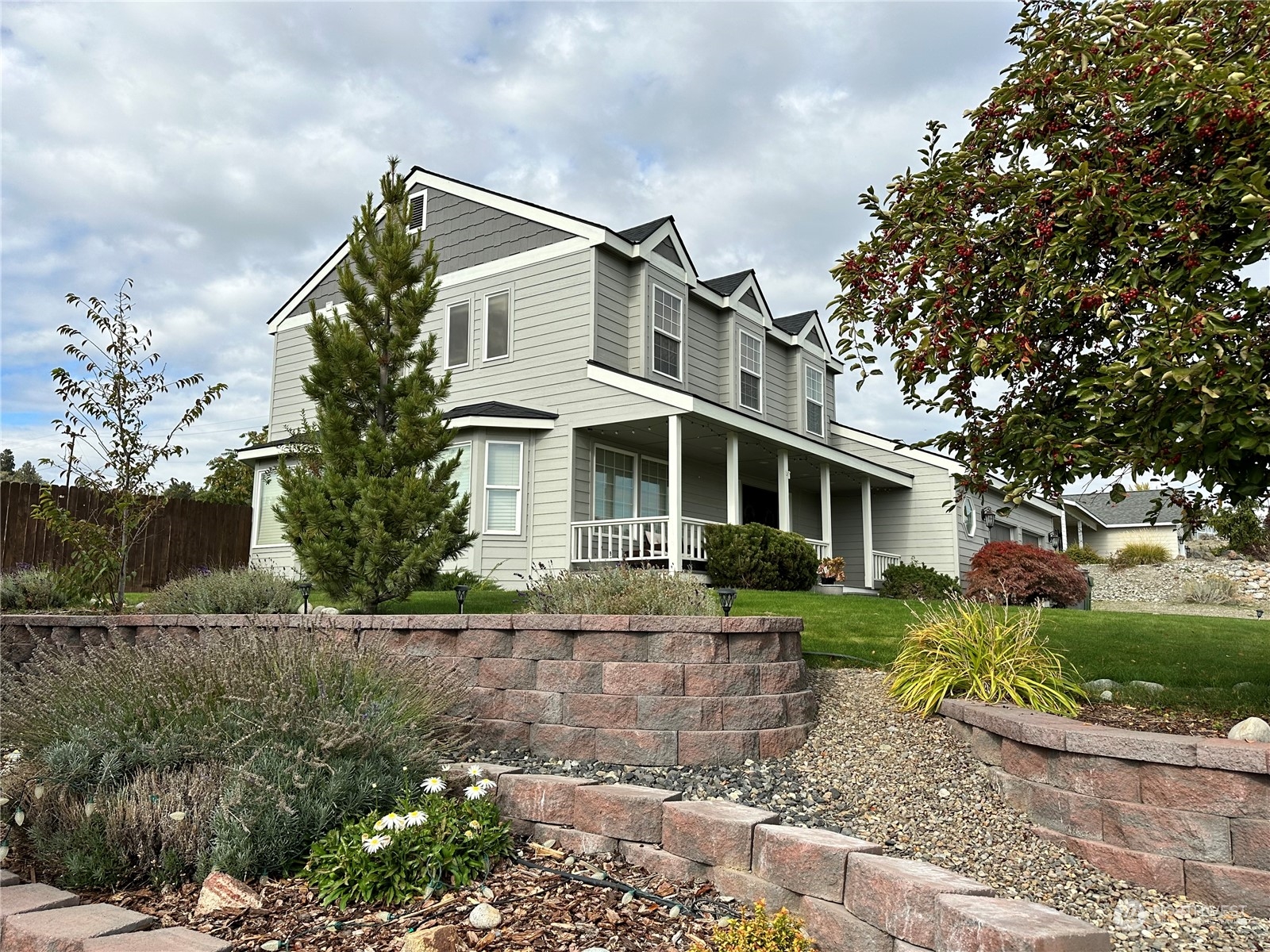434 Hillcrest Circle Drive