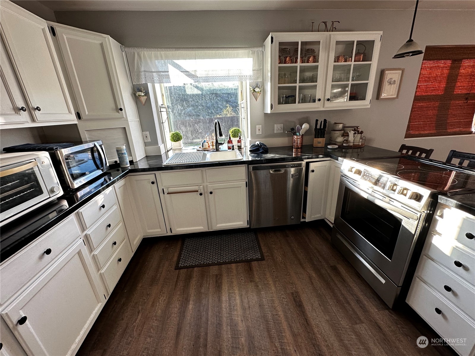 434 Hillcrest Circle Drive