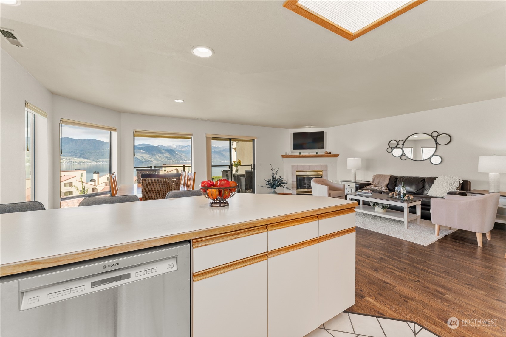 100 Lk Chelan Shores Drive Unit: 19-5