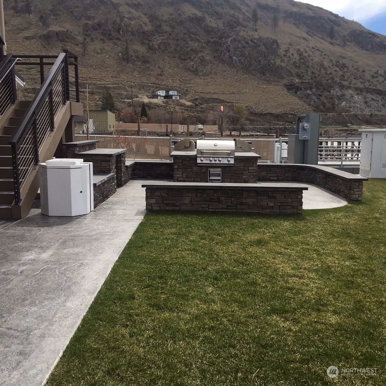 1350 W Woodin Avenue Unit: E18