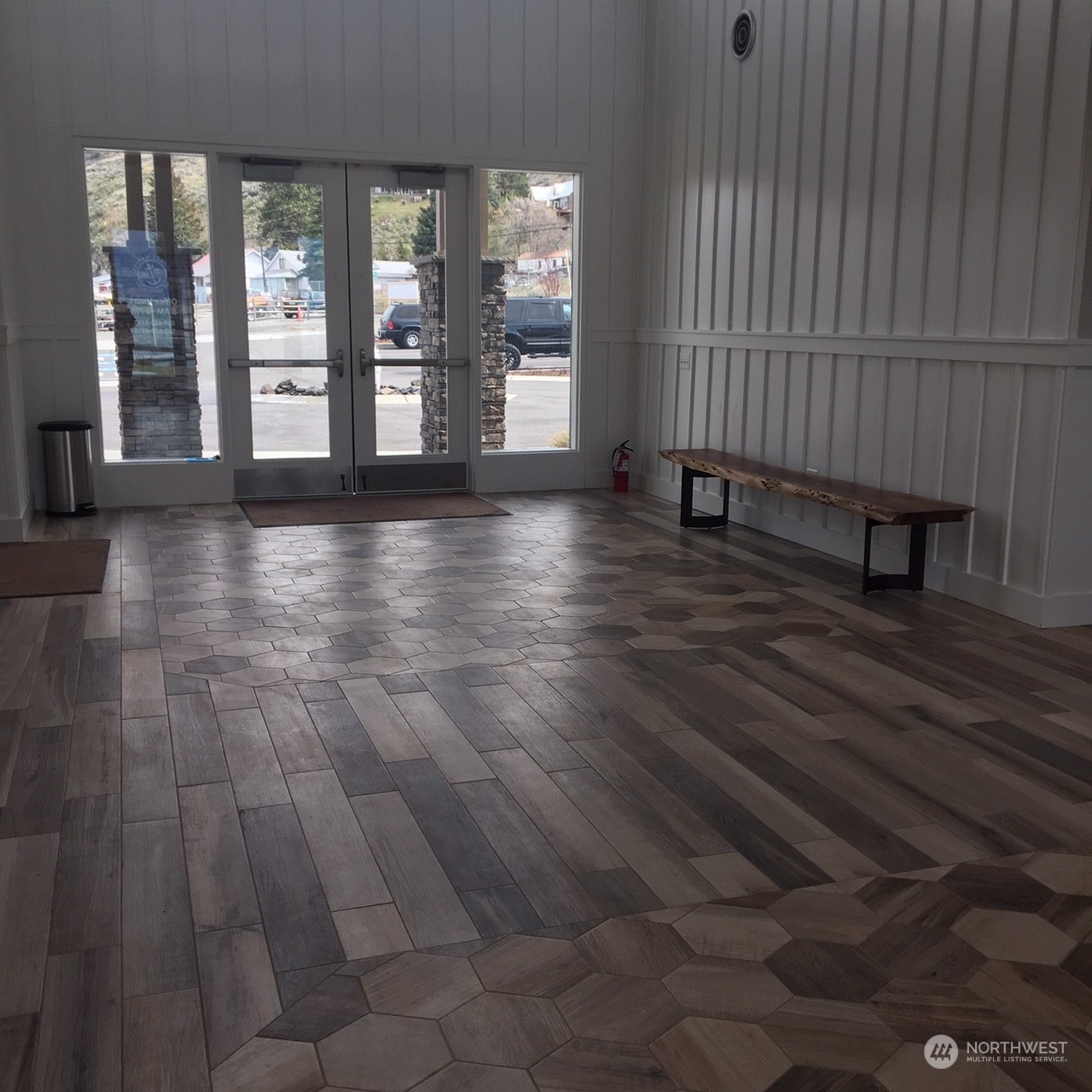 1350 W Woodin Avenue Unit: E18