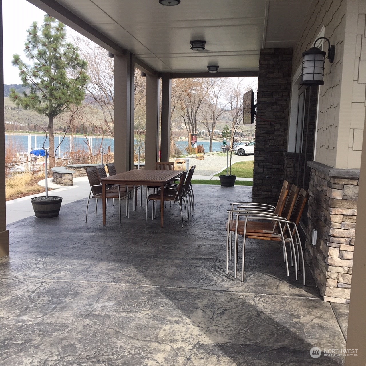 1350 W Woodin Avenue Unit: E18