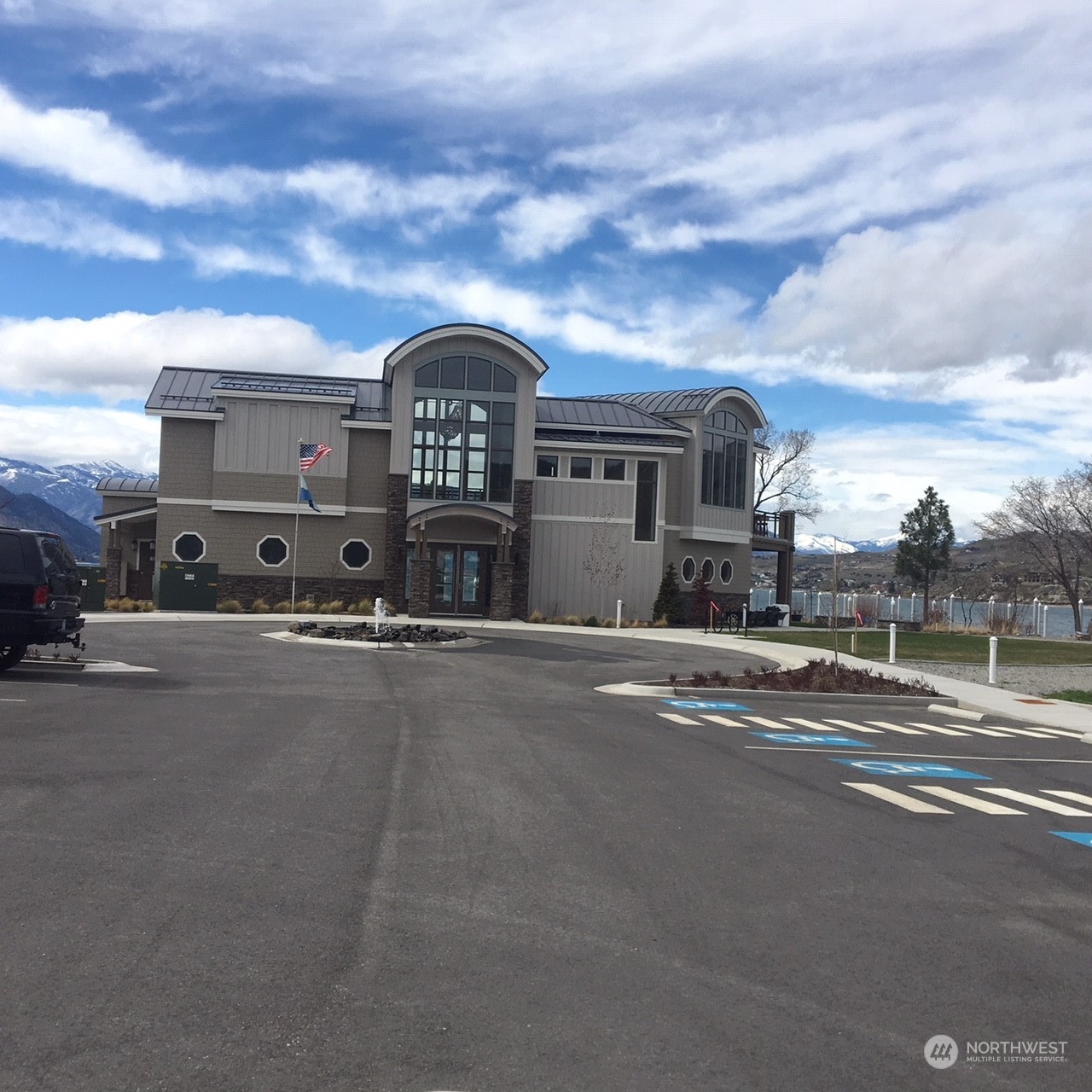 1350 W Woodin Avenue Unit: E18