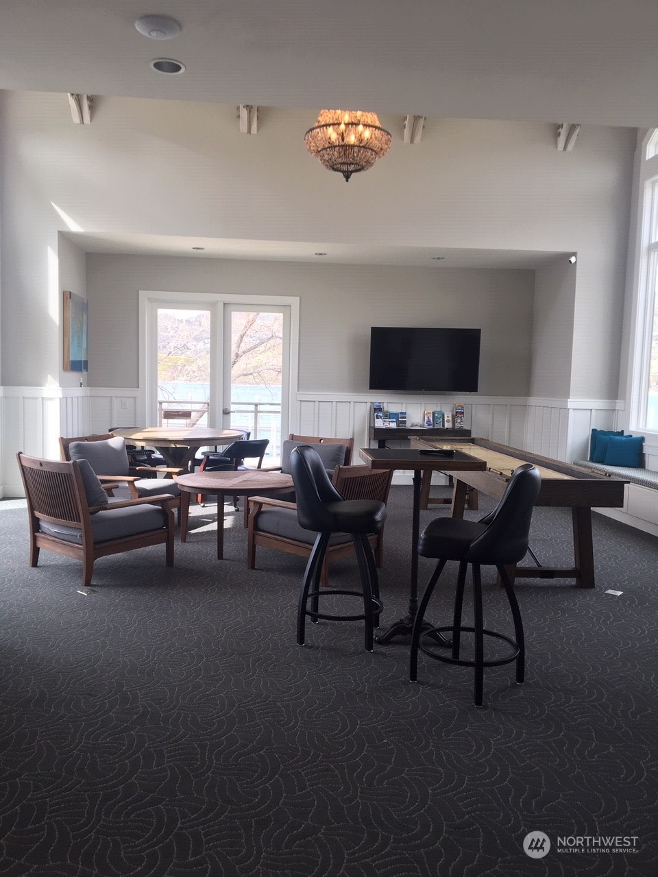 1350 W Woodin Avenue Unit: E18