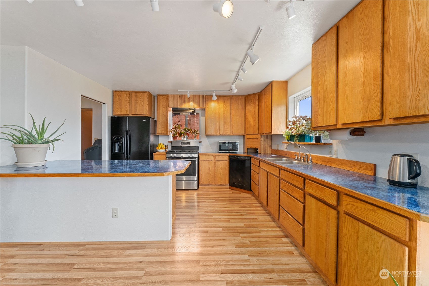 86 Foothill Way