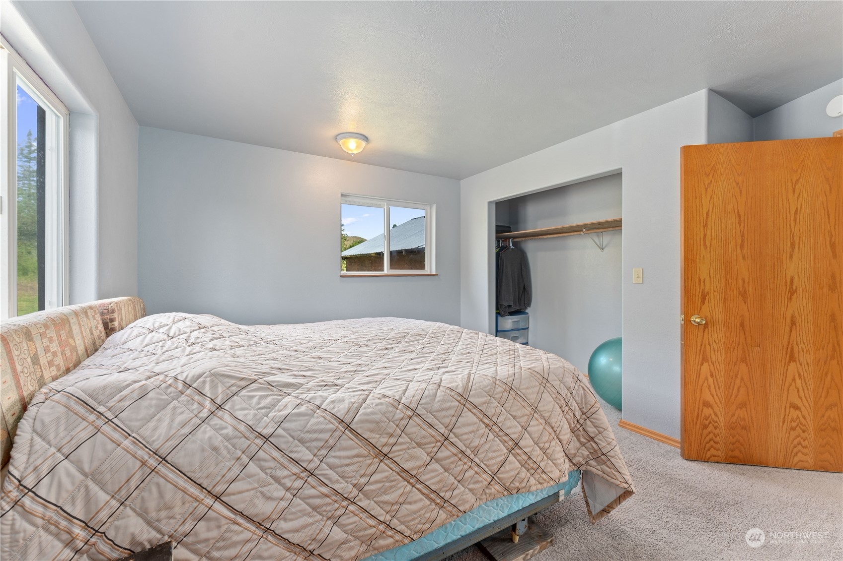 86 Foothill Way