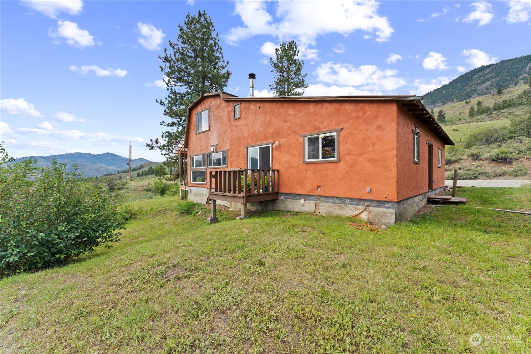 86 Foothill Way