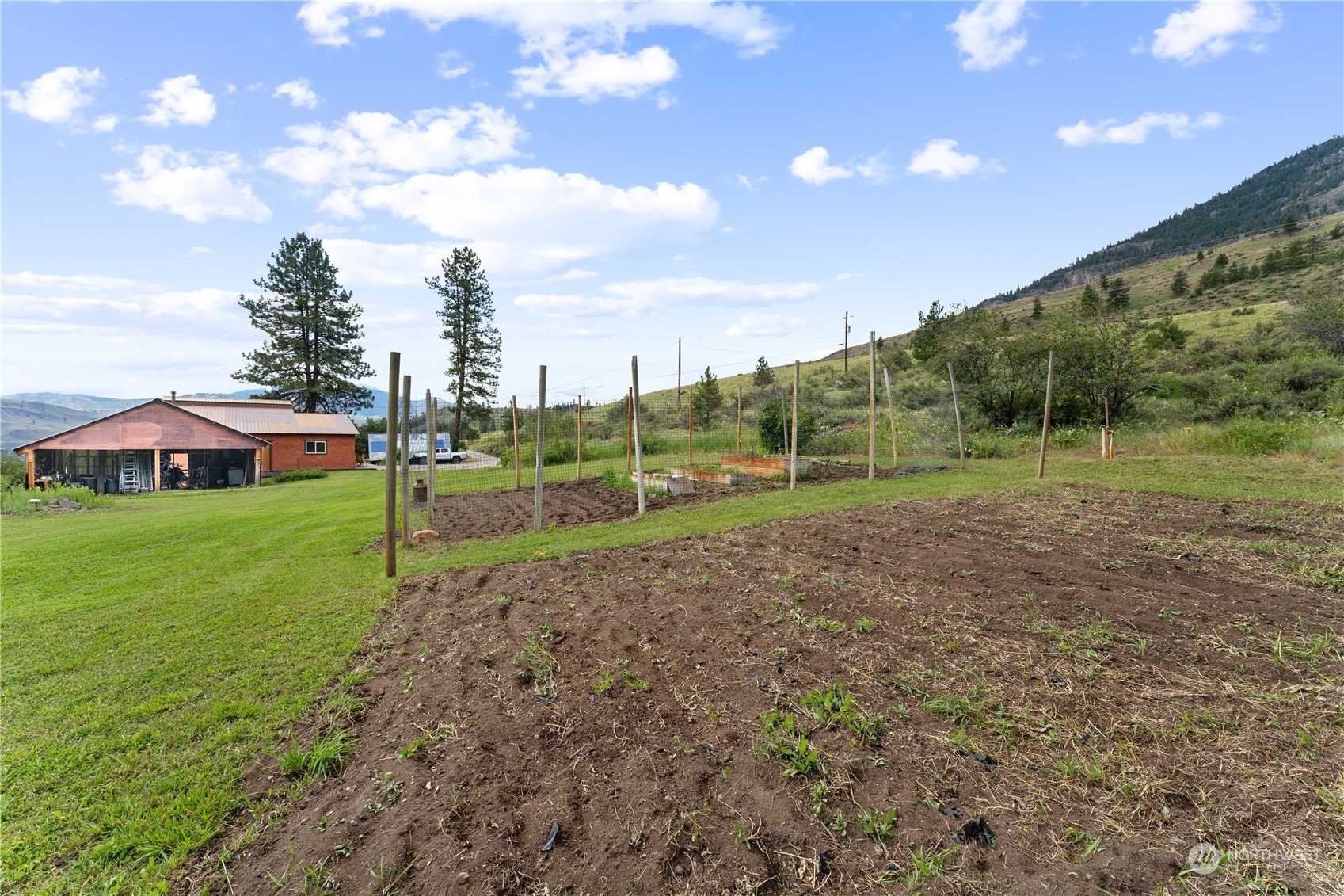 86 Foothill Way