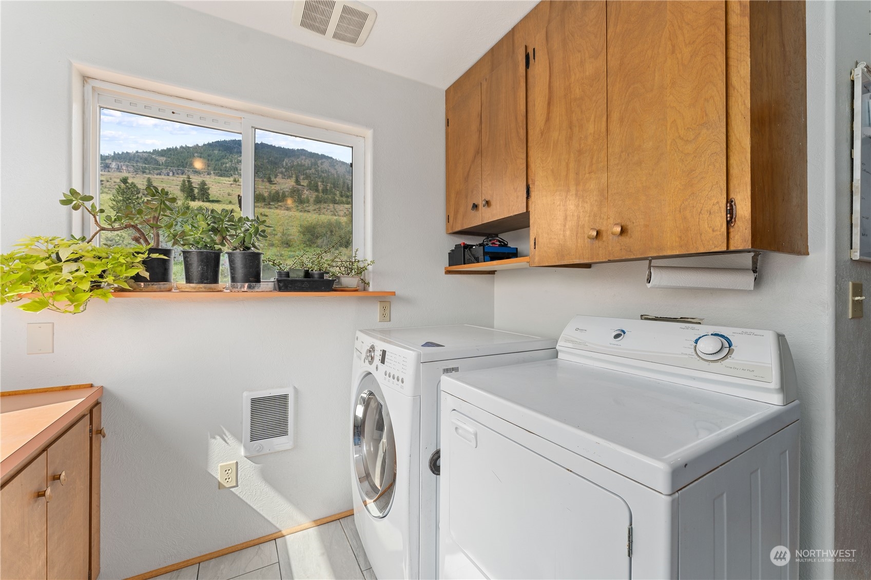 86 Foothill Way