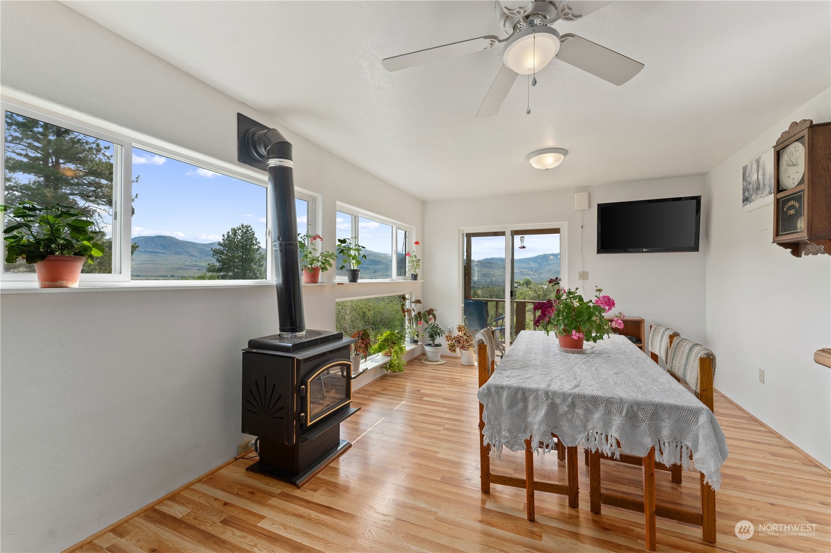 86 Foothill Way
