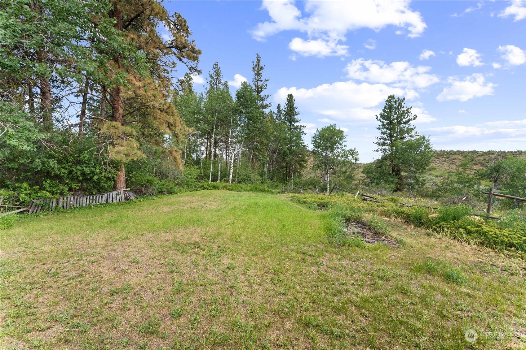 86 Foothill Way