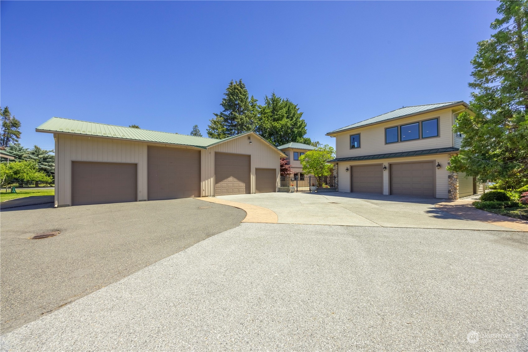 358 Hyacinth Road