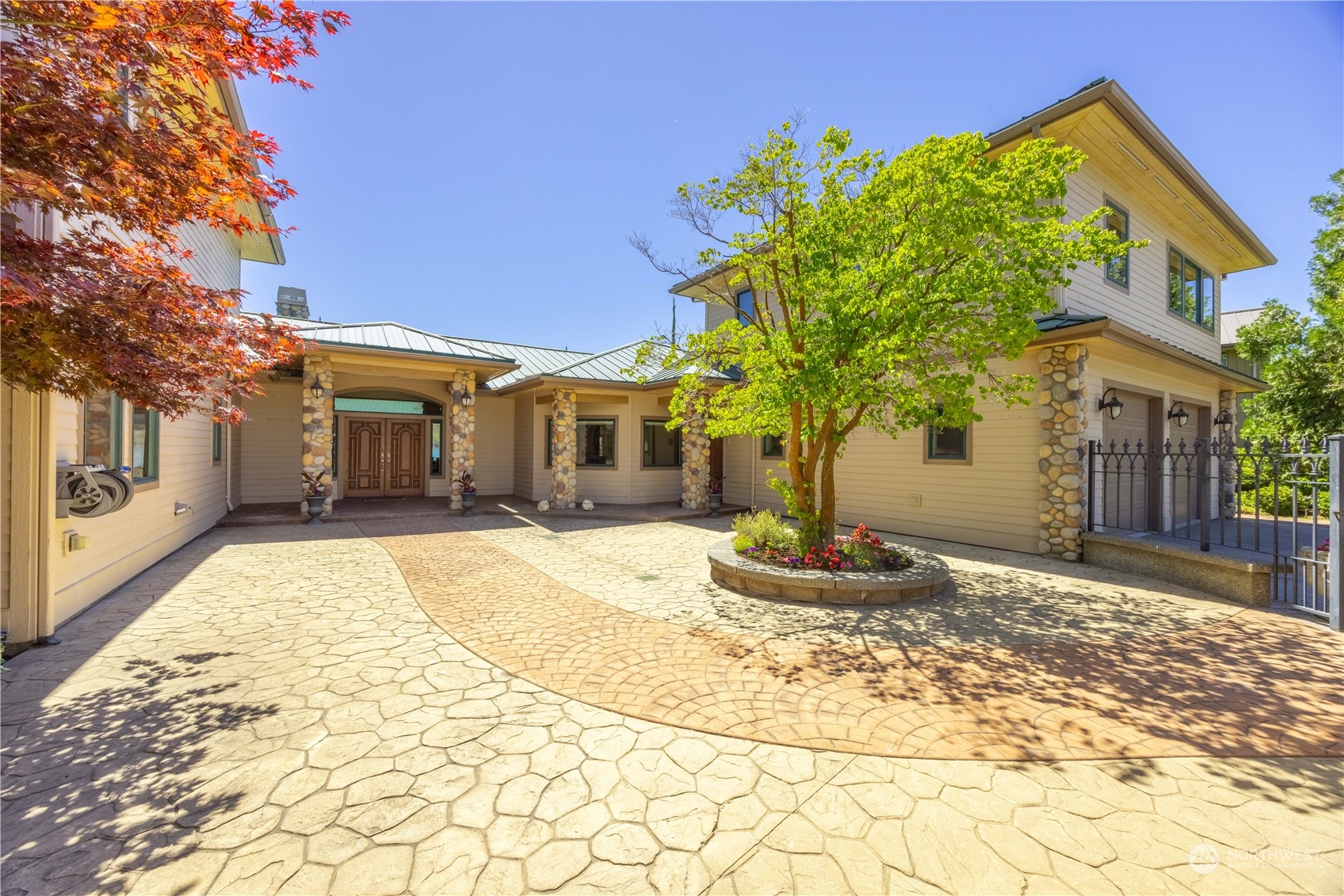 358 Hyacinth Road