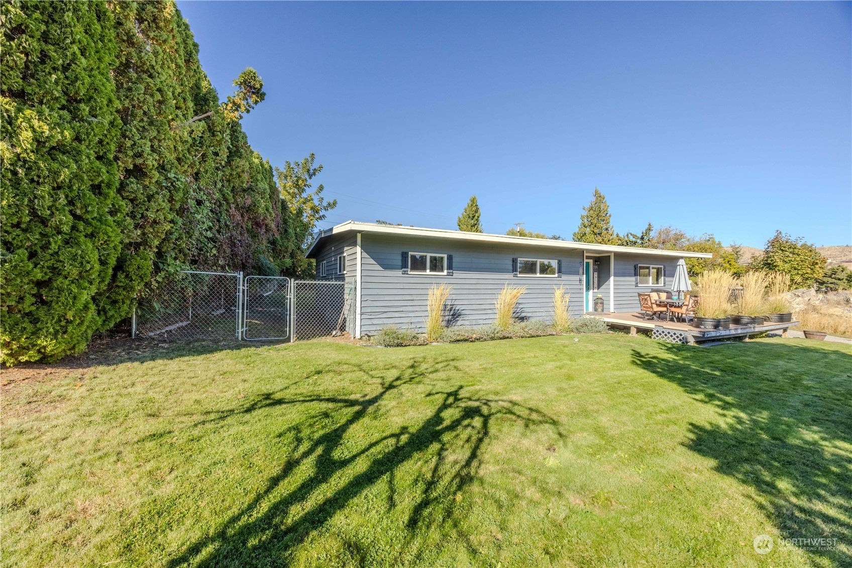 275 Wells Avenue