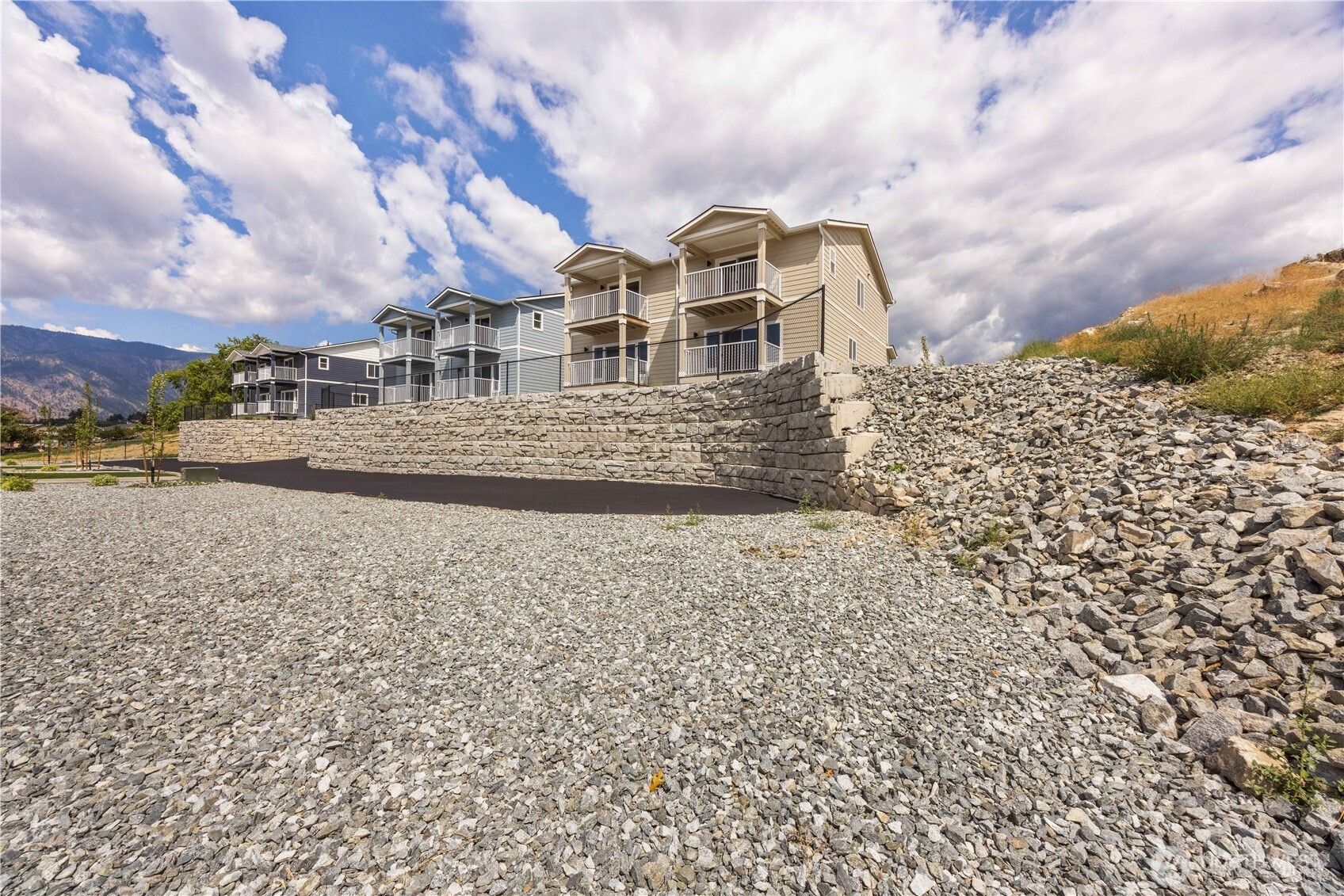 51 Phoebe Lane Unit: 9