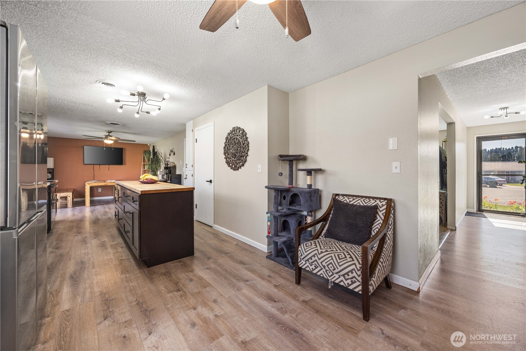 928 Selkirk Place