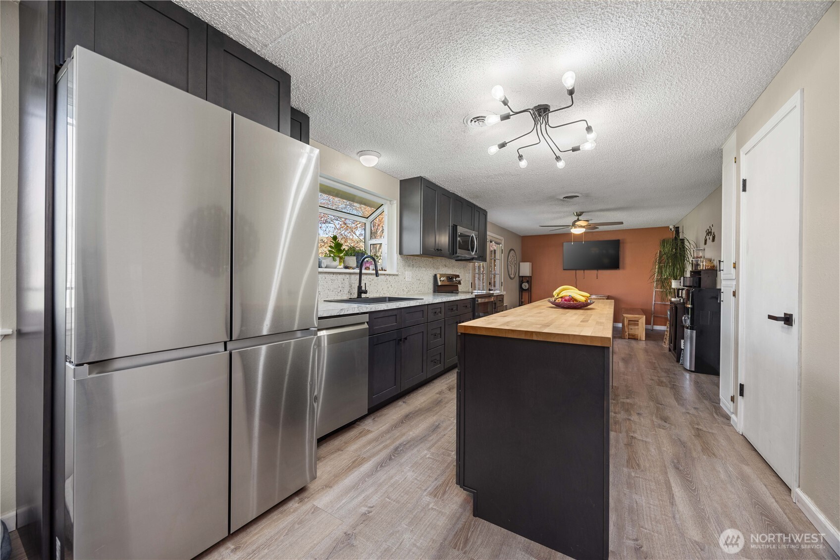 928 Selkirk Place