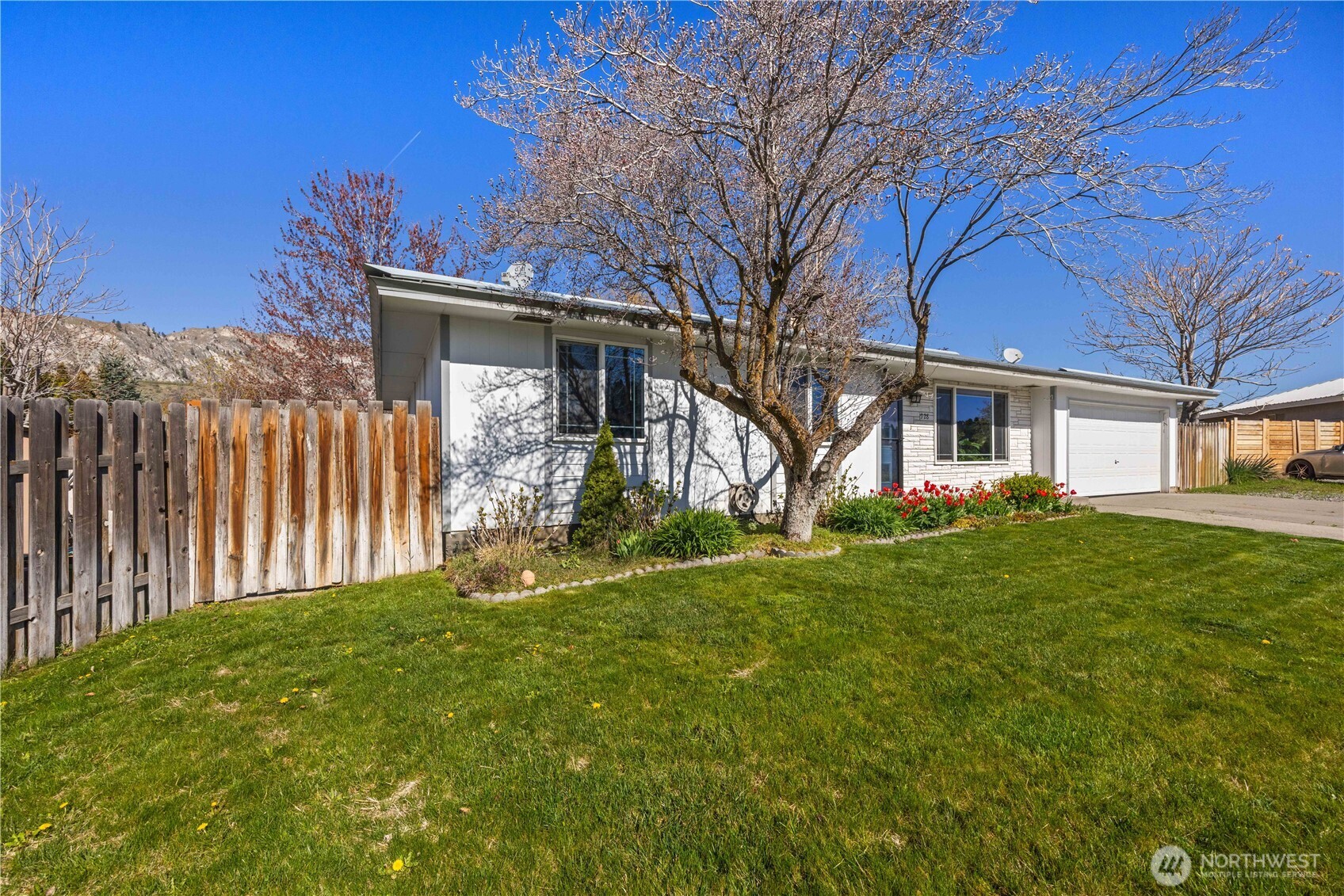 928 Selkirk Place