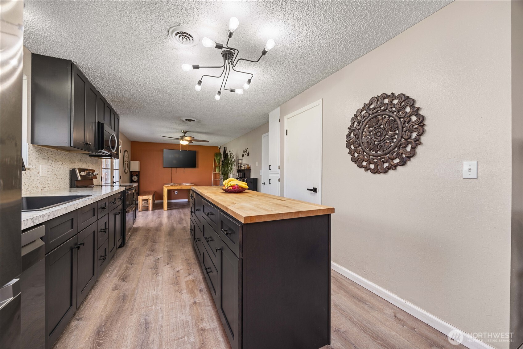 928 Selkirk Place