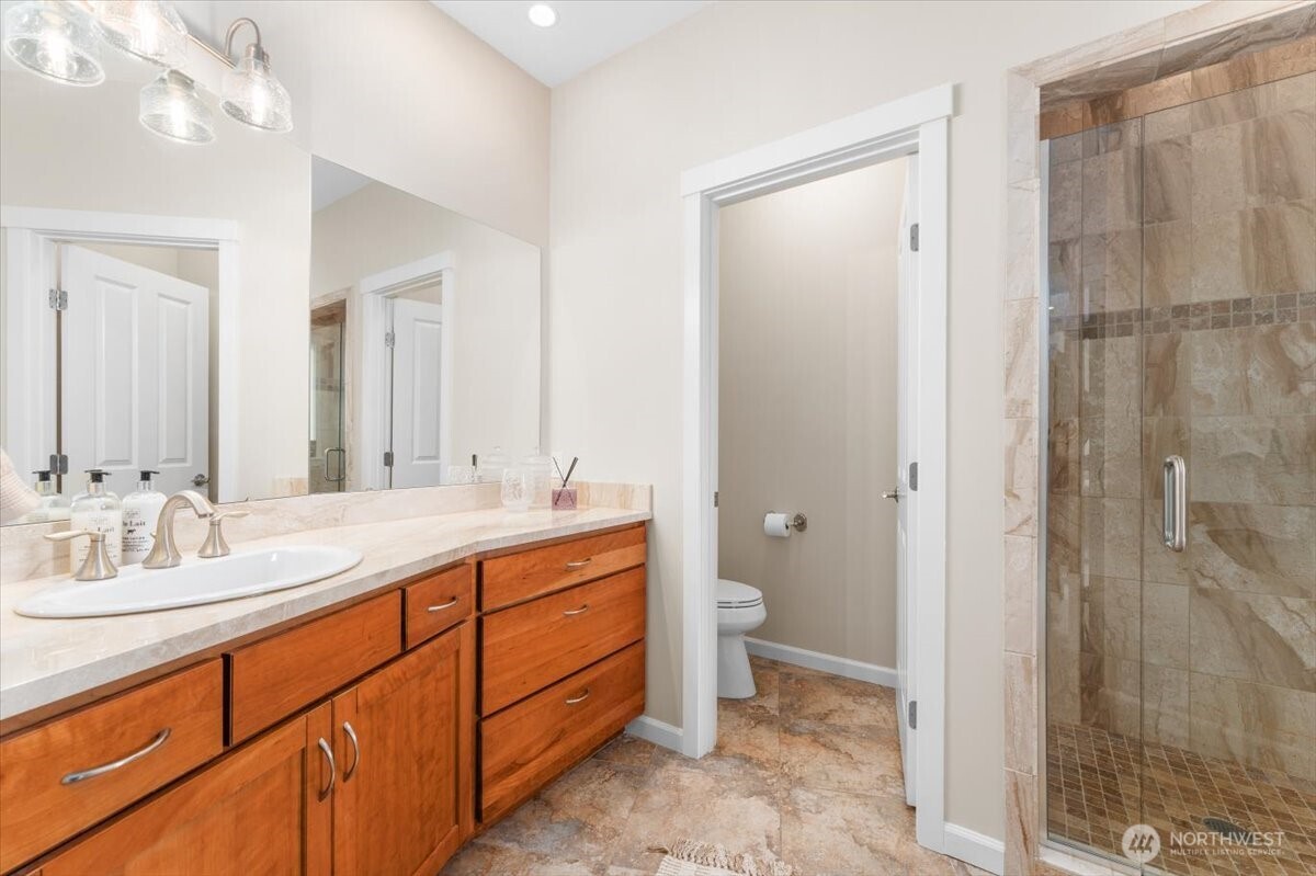 1120 W Woodin Avenue Unit: 3