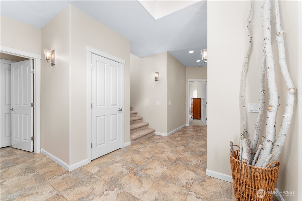 1120 W Woodin Avenue Unit: 3