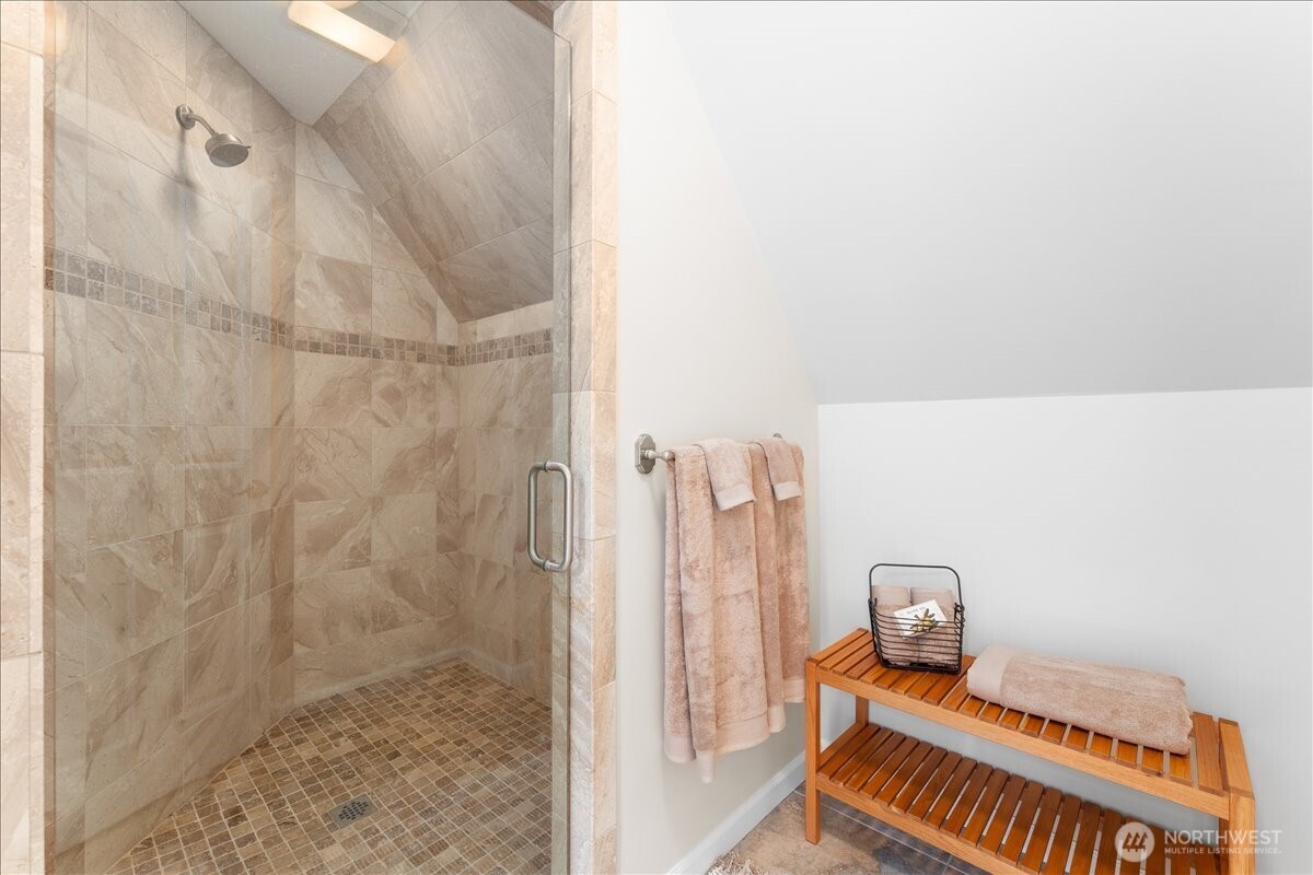 1120 W Woodin Avenue Unit: 3