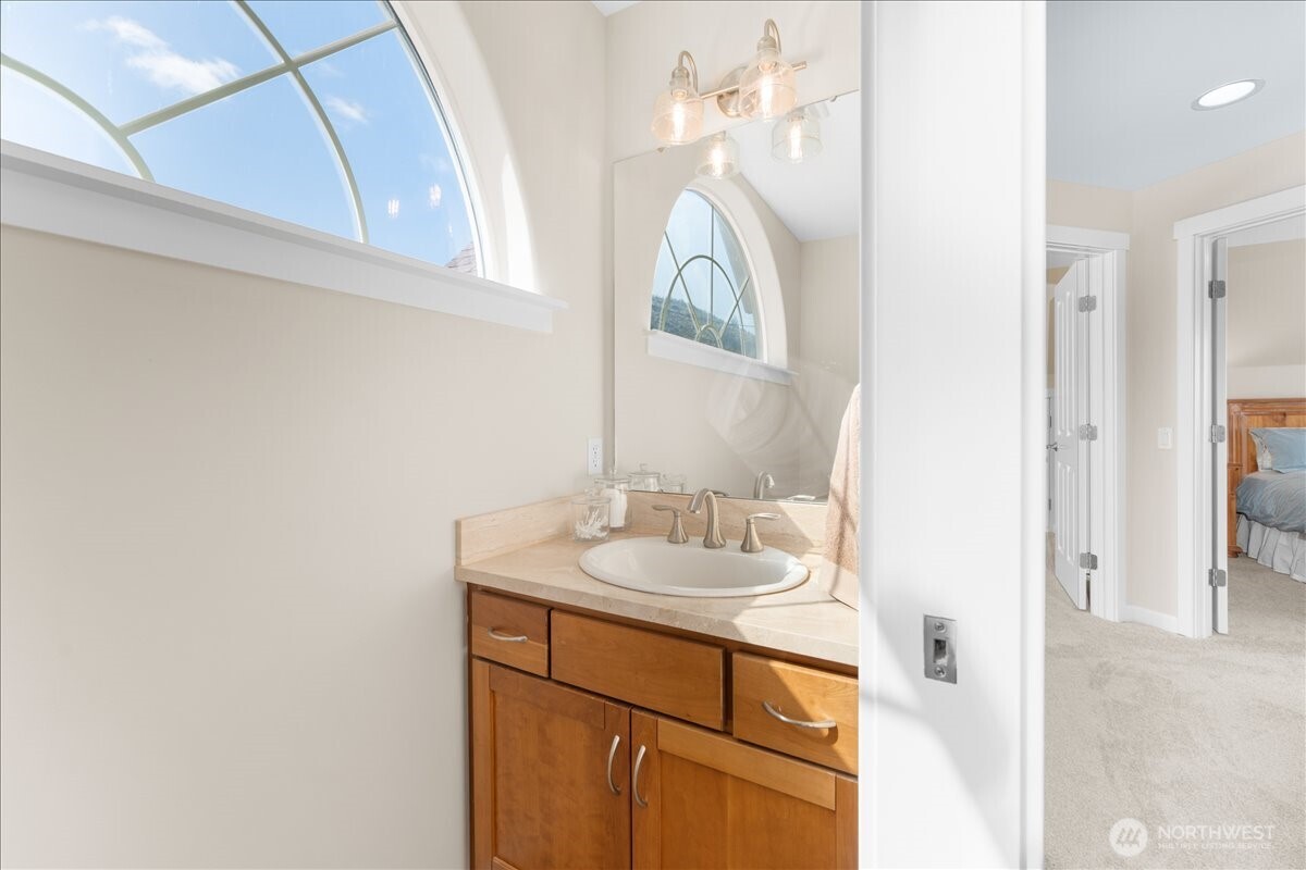 1120 W Woodin Avenue Unit: 3
