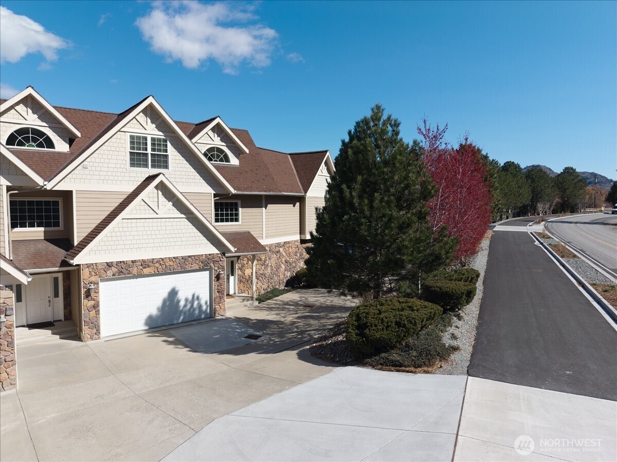1120 W Woodin Avenue Unit: 3