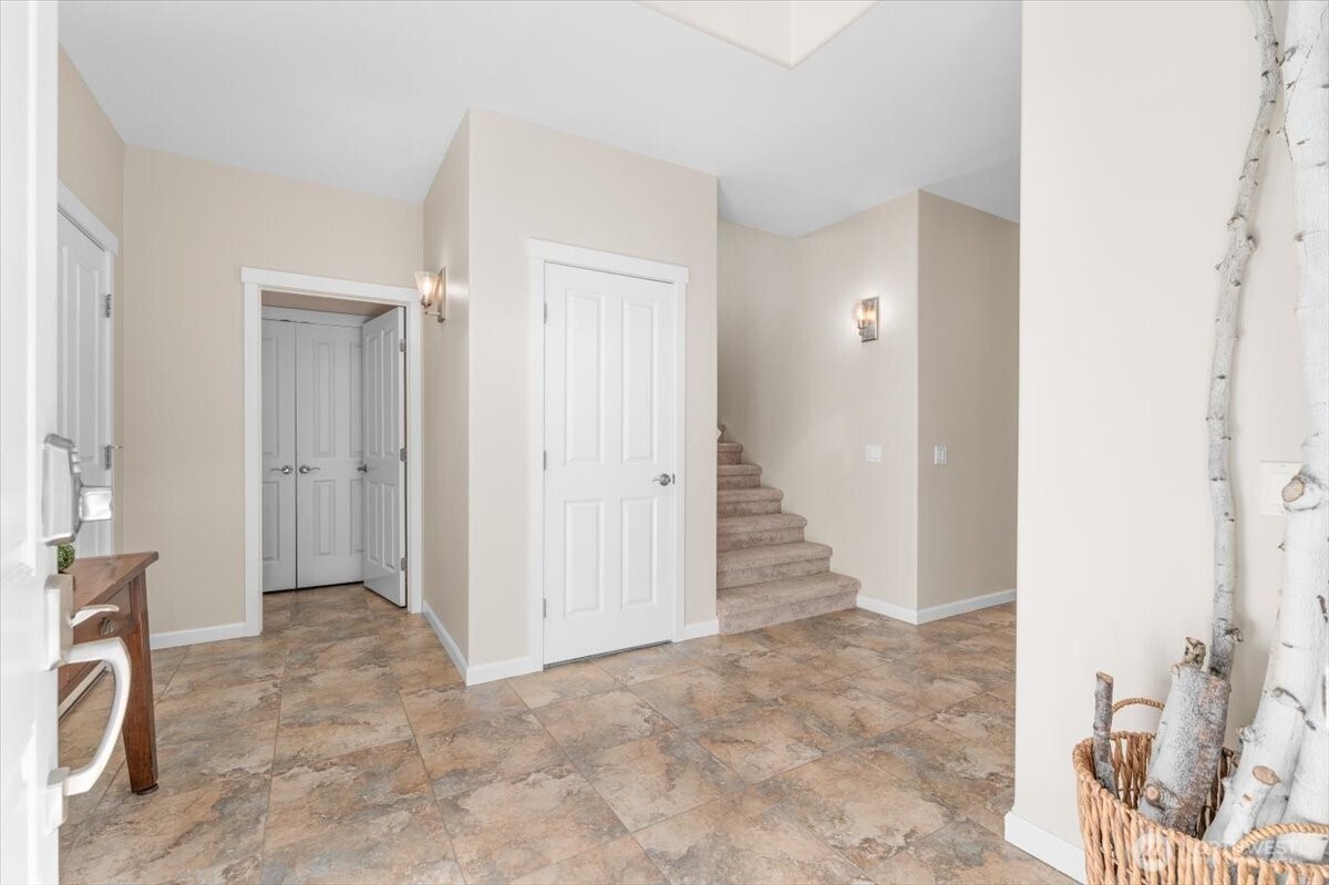 1120 W Woodin Avenue Unit: 3