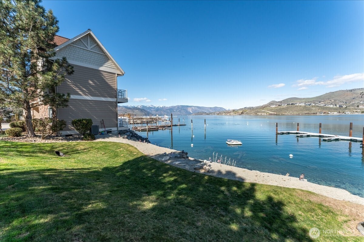 1120 W Woodin Avenue Unit: 3