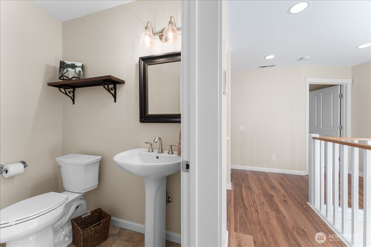 1120 W Woodin Avenue Unit: 3
