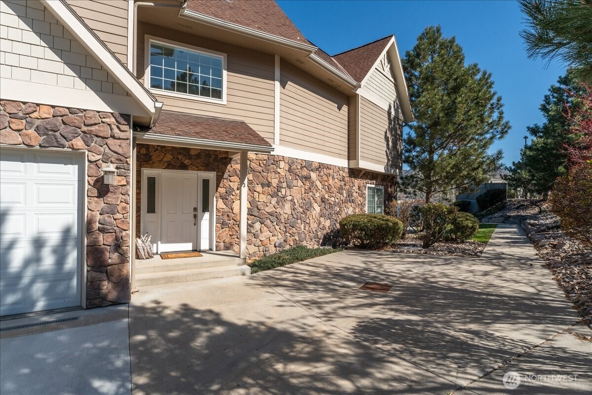 1120 W Woodin Avenue Unit: 3
