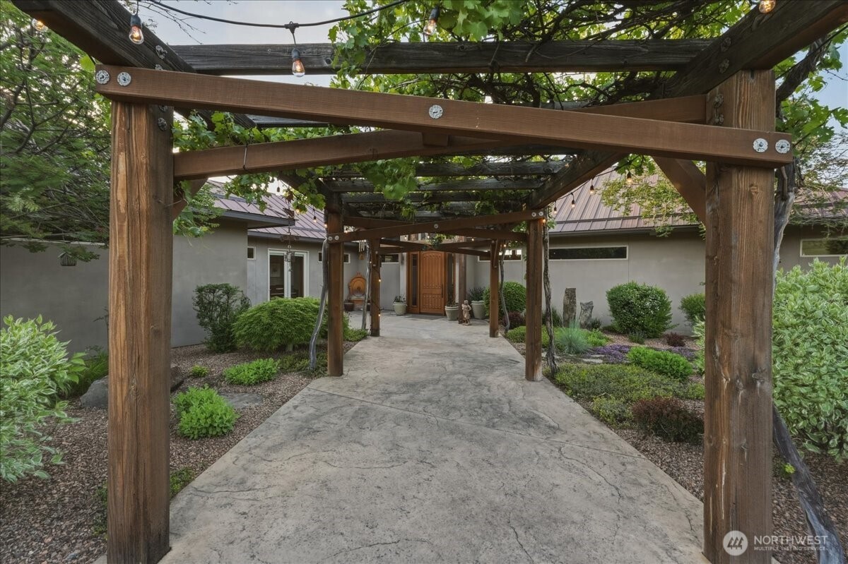 825 Hawks Meadow Road