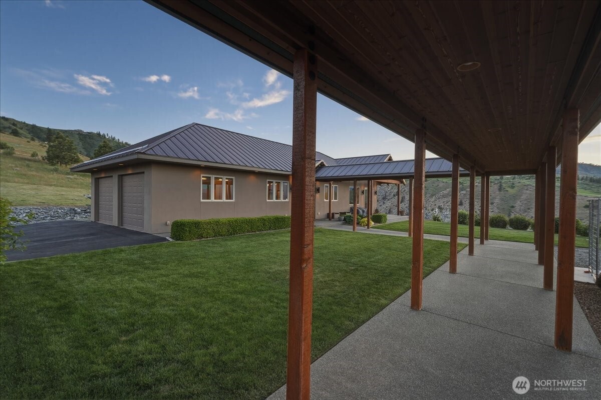 825 Hawks Meadow Road