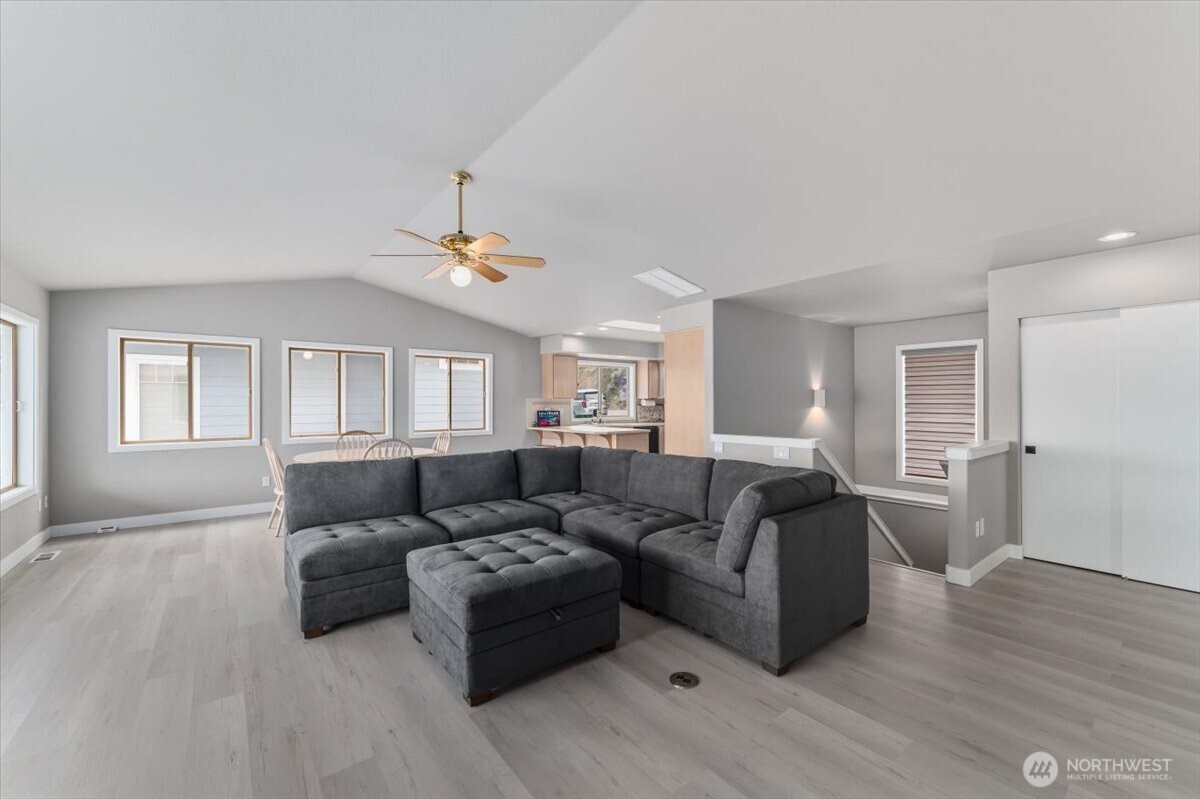 1496 S Lakeshore Road