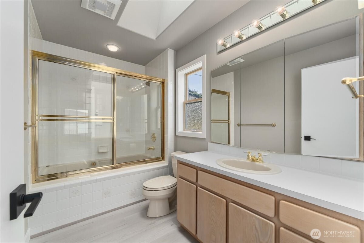 1496 S Lakeshore Road