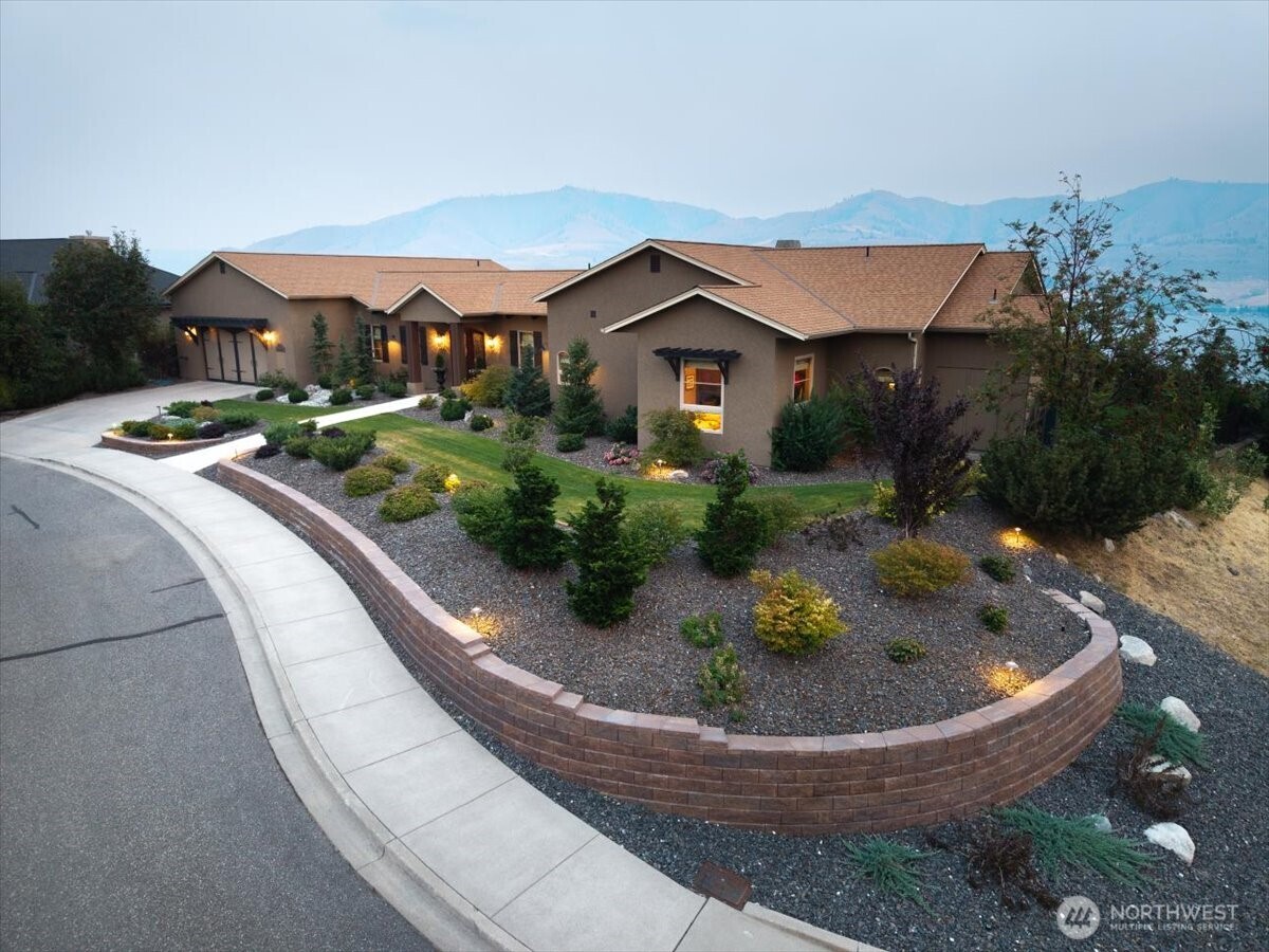 100 Ridgeview Drive