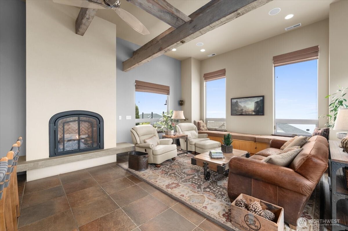 100 Ridgeview Drive