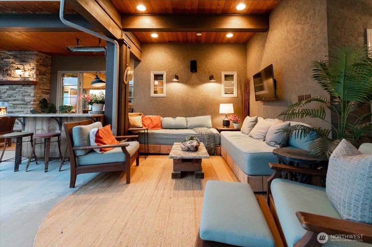 100 Ridgeview Drive