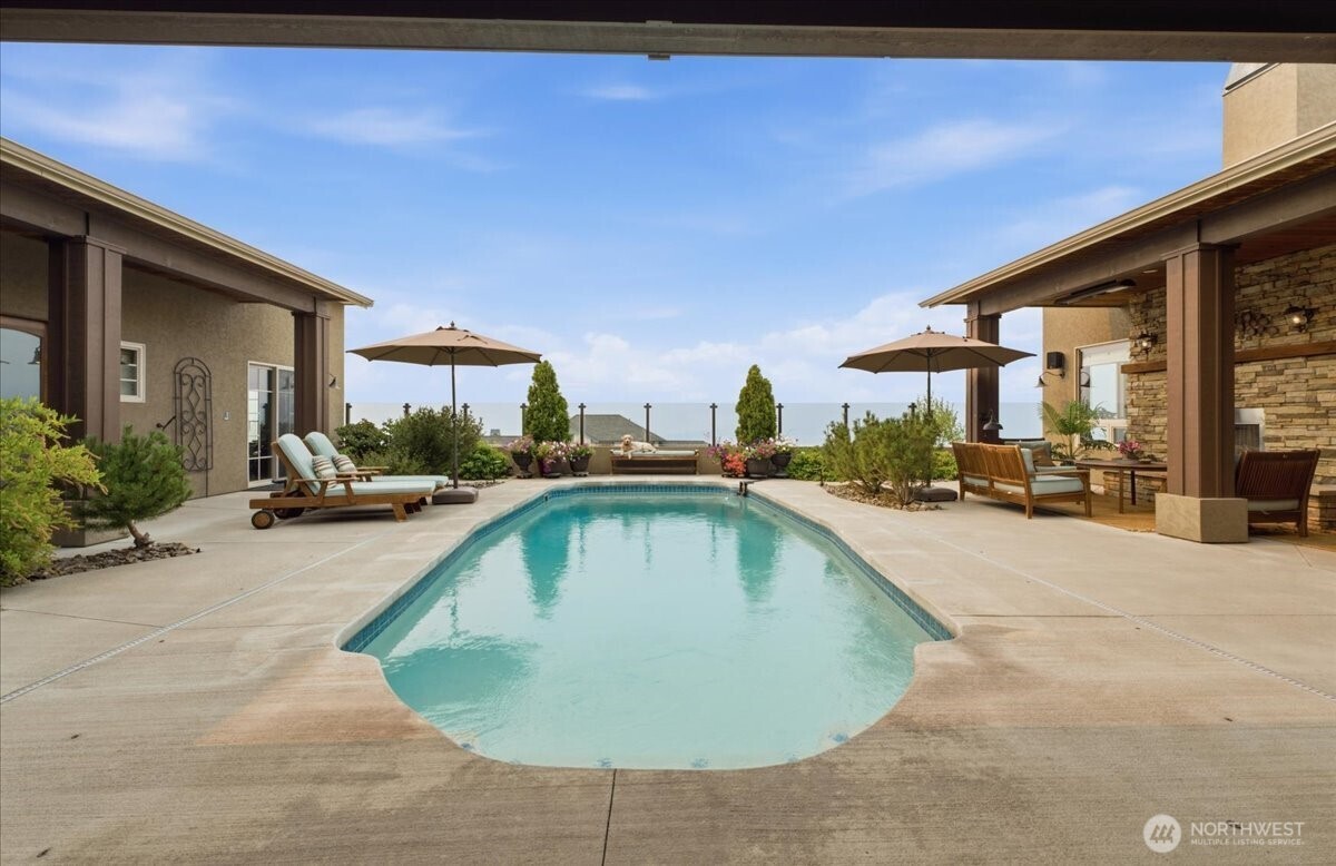 100 Ridgeview Drive