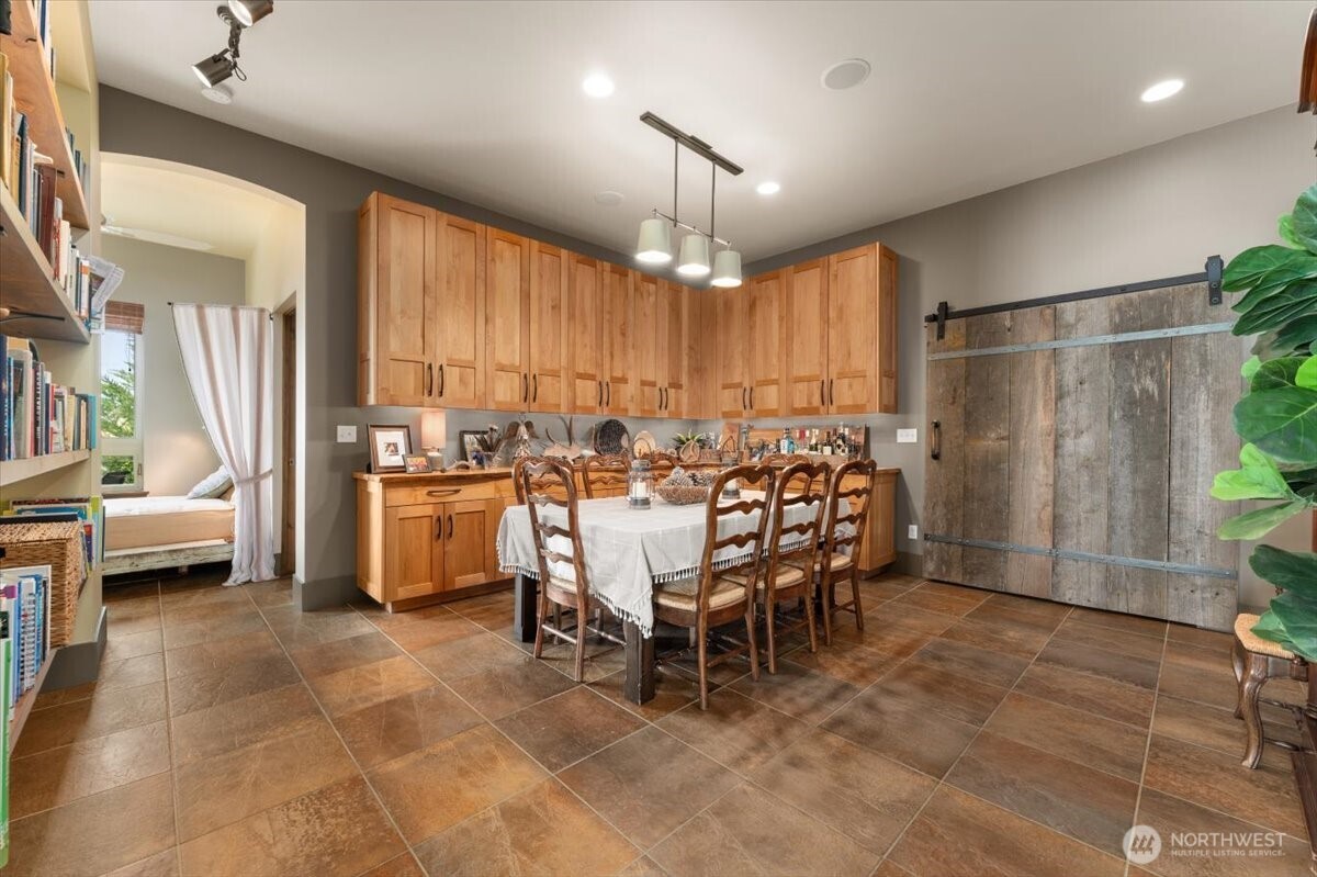 100 Ridgeview Drive
