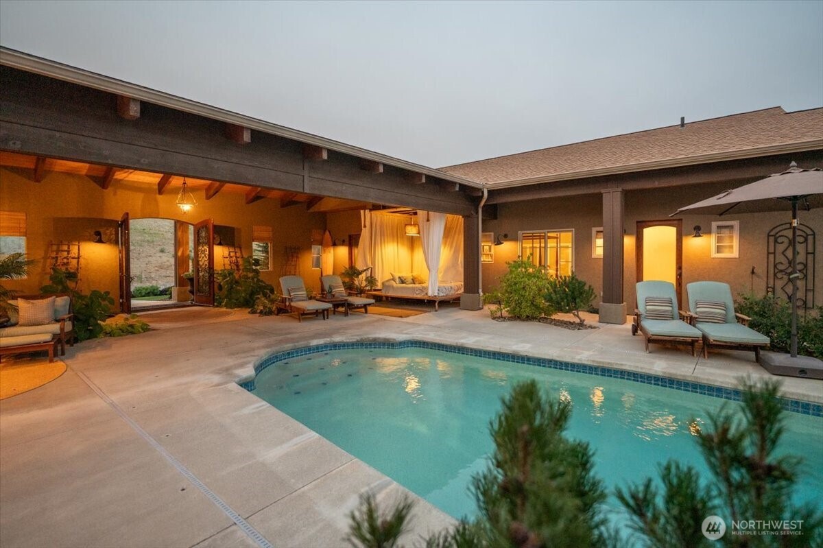 100 Ridgeview Drive