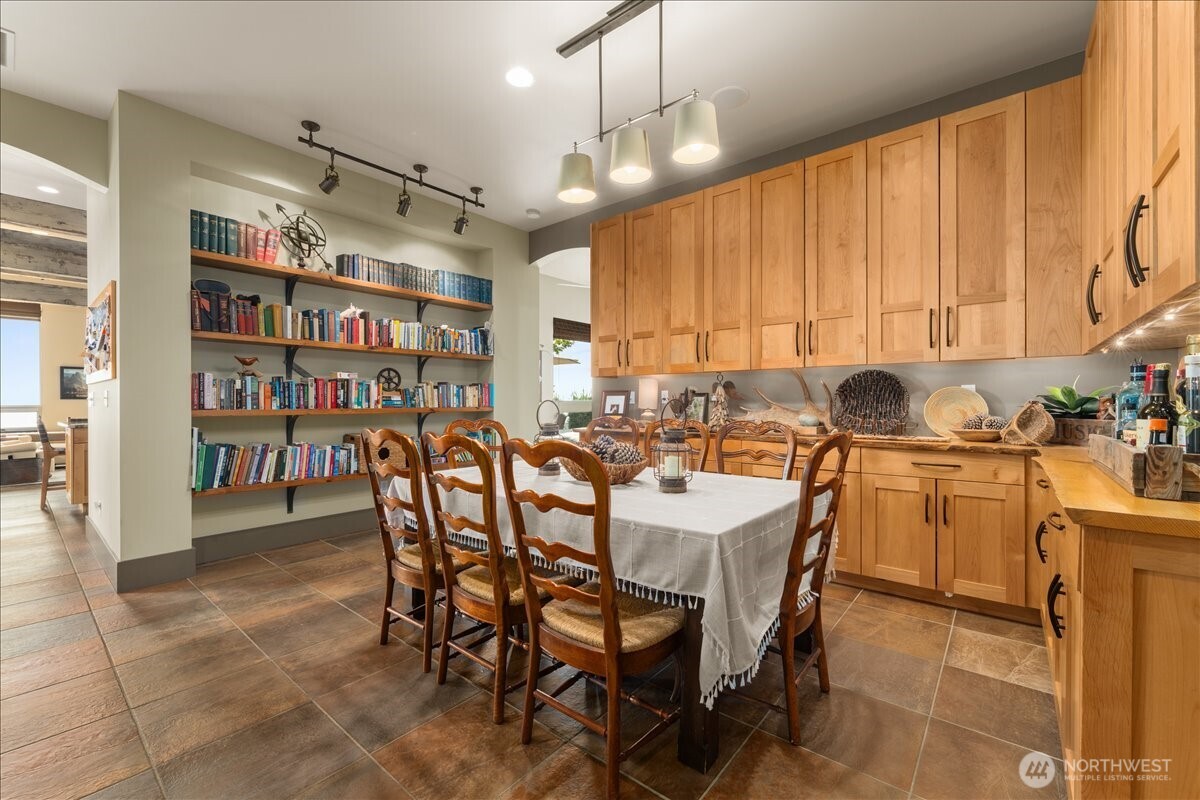 100 Ridgeview Drive