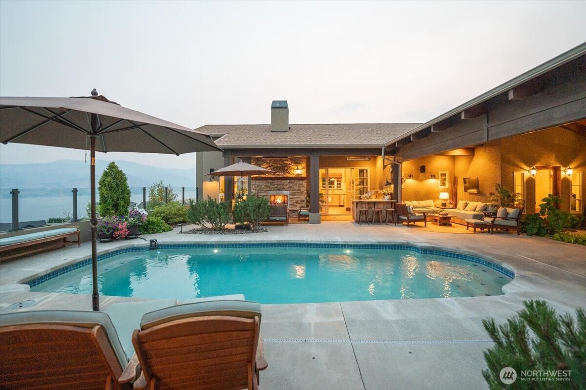 100 Ridgeview Drive