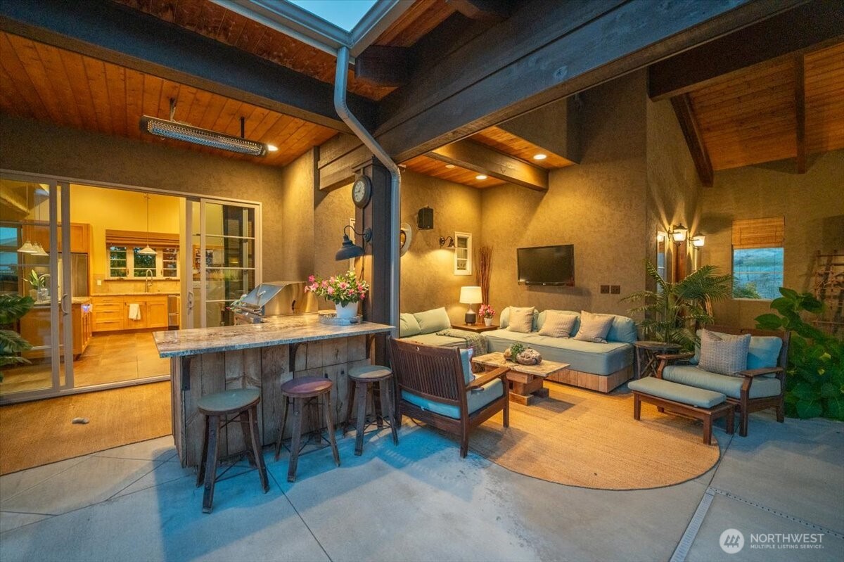 100 Ridgeview Drive