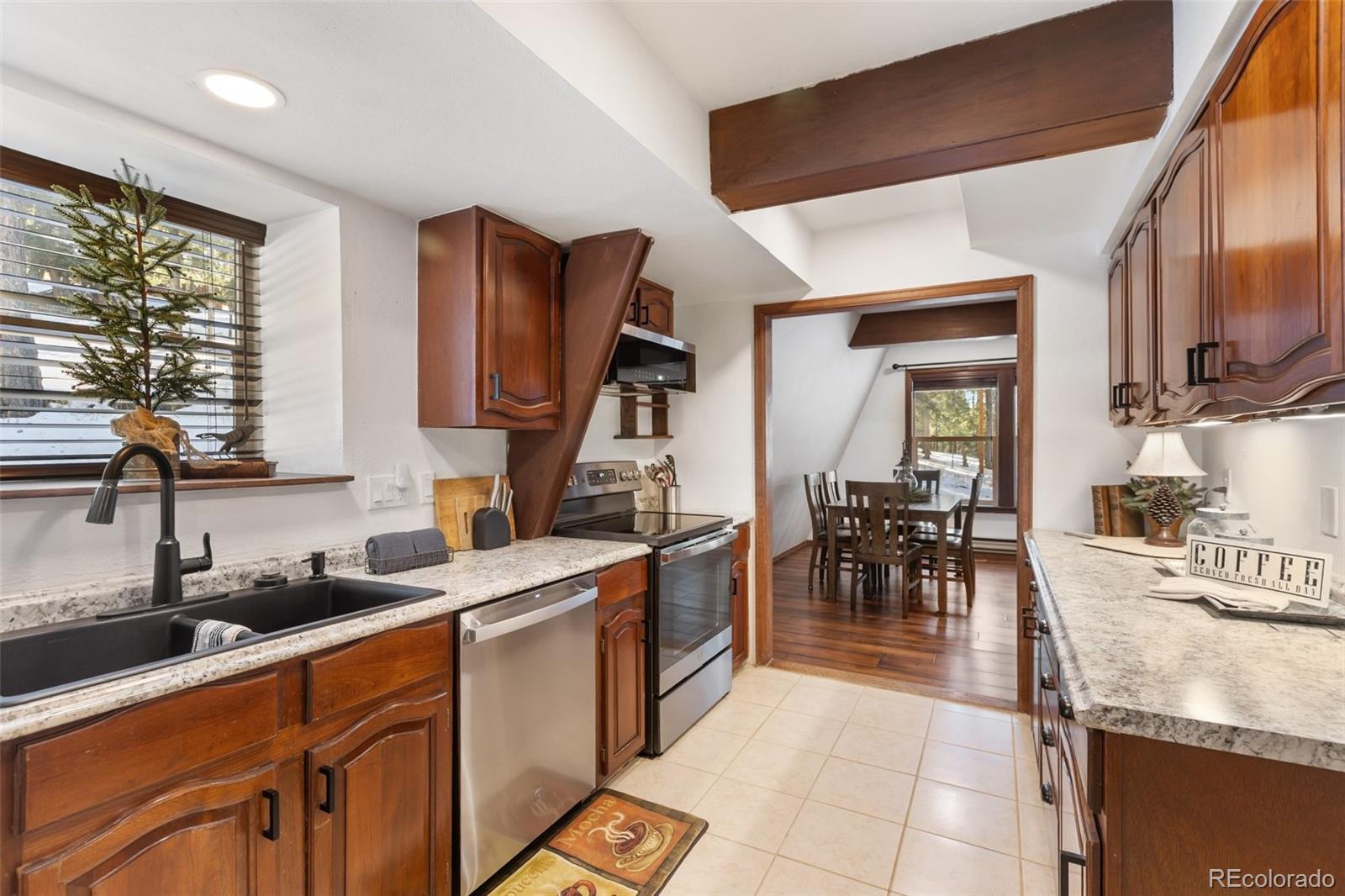 2619 Sunnywood Avenue