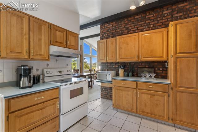 1051 Forest Hill Road