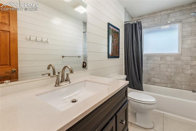 1051 Forest Hill Road